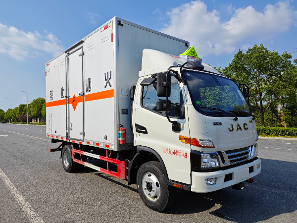 江淮藍牌煙花爆竹運輸車