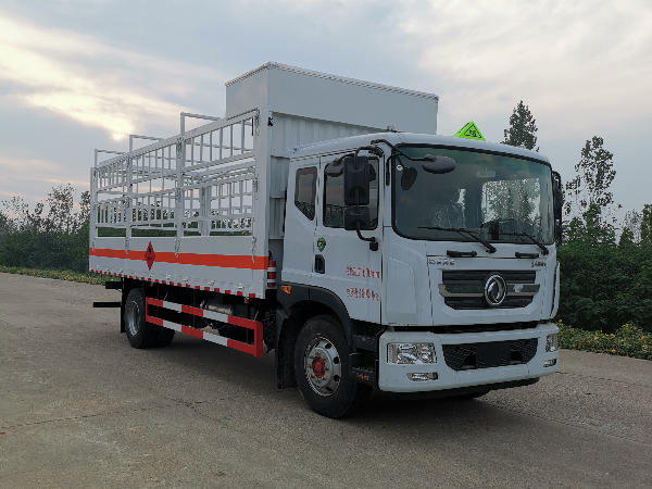 東風(fēng)D9帶滑吊氣瓶運(yùn)輸車