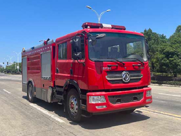 東風(fēng)6.7噸水罐消防車