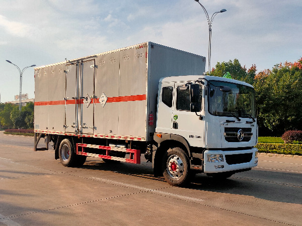 東風(fēng)D9毒性氣體廂式運(yùn)輸車